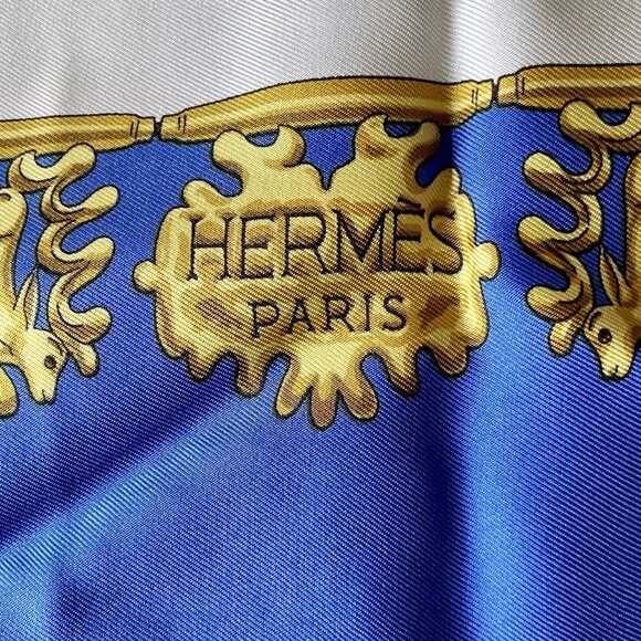 ❤️Authentic HERMES Carre 90 Scarf Blue/Multicolor Silk ❤️ - Picture 2 of 6